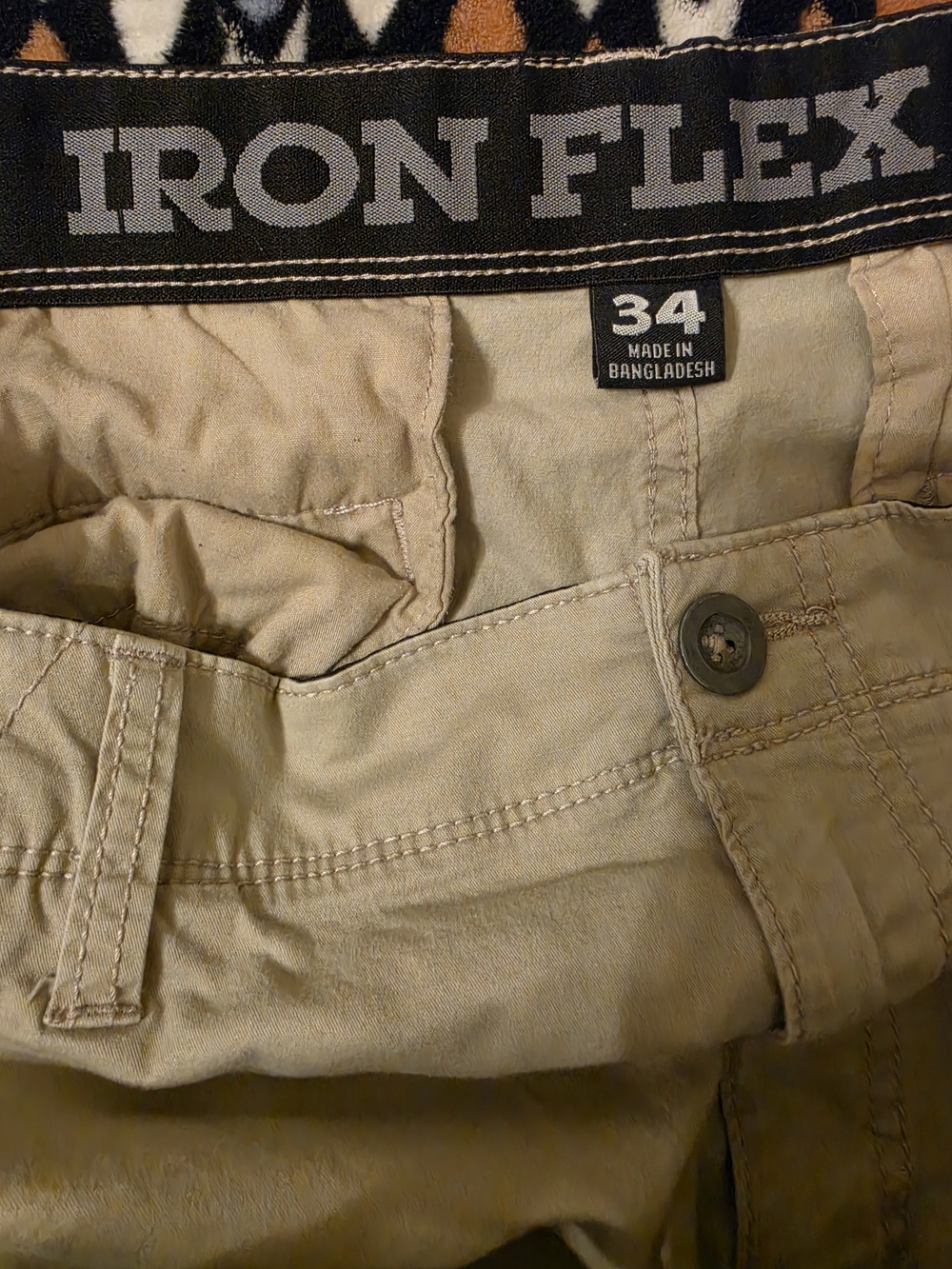 Men's Beige Cargo Shorts - Relaxed Fit - Picture 3 of 5